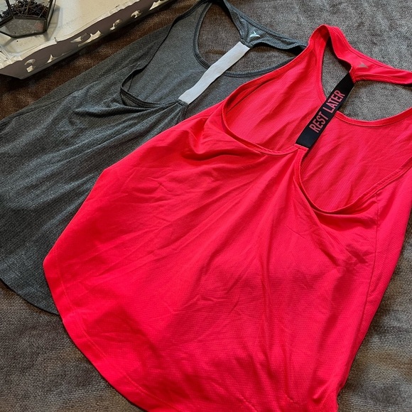 2 XS Old Navy Active Racerback Workout Tank Tops - Picture 2 of 4